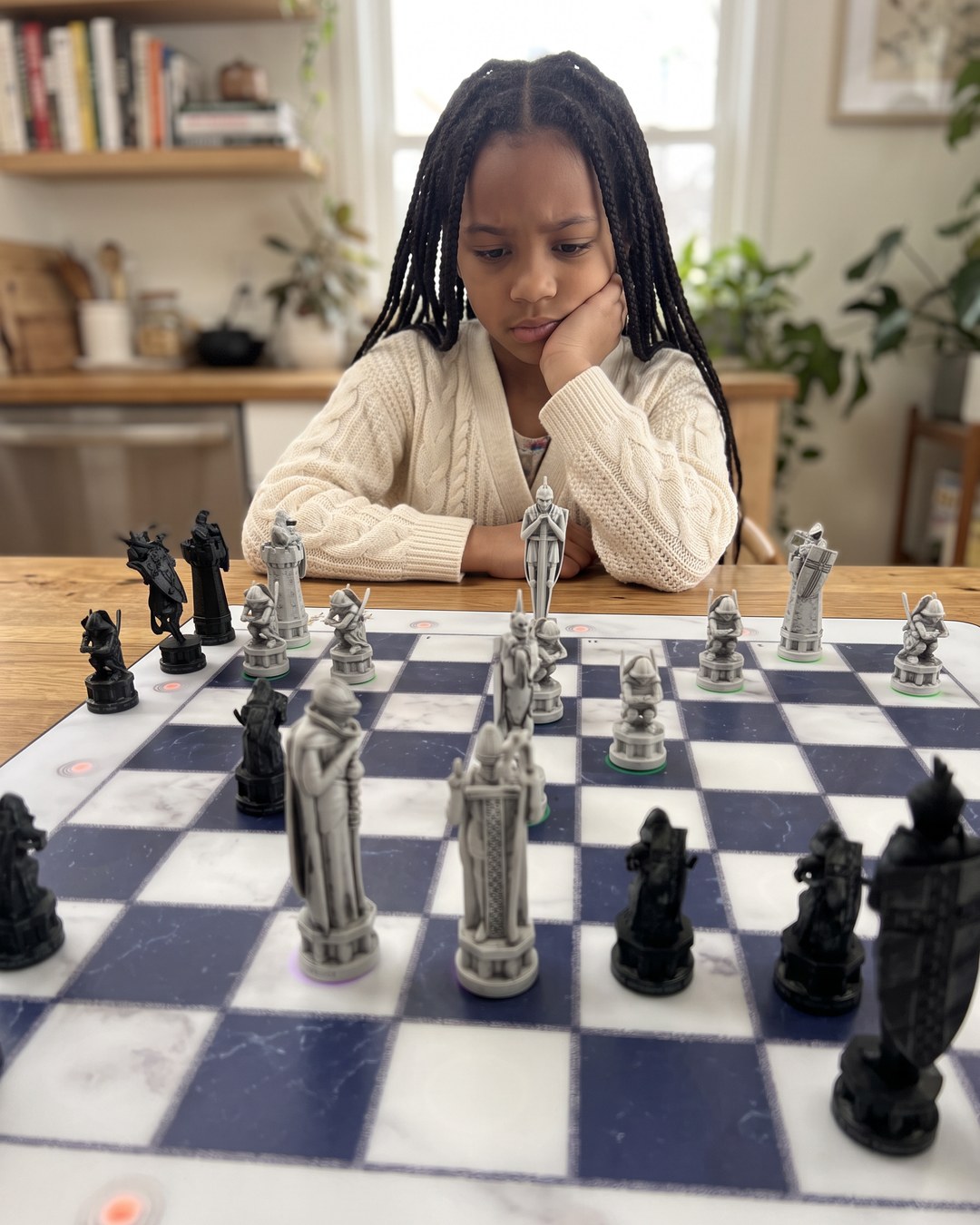 GoChess Wizard, Girl · kitchen · thinking